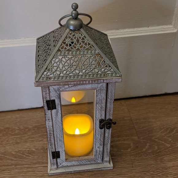 Farmhouse Rustic Lantern - Picture 4 of 7
